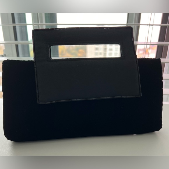 SHISEIDO velvet clutch mini bag. Satin accent. Perfect party season bag. Chic! - Picture 8 of 10